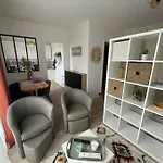 T1 - Parking - 4Min De L\'Intramuros - Linge Inclus