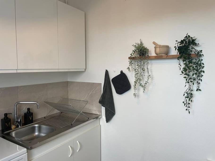 T1 - Parking - 4min De L'intramuros - Linge Inclus *
